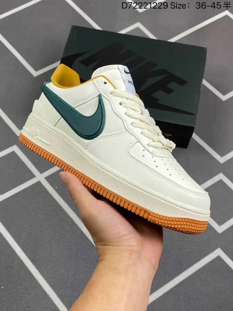 Nike Air Force 1 SP — QC