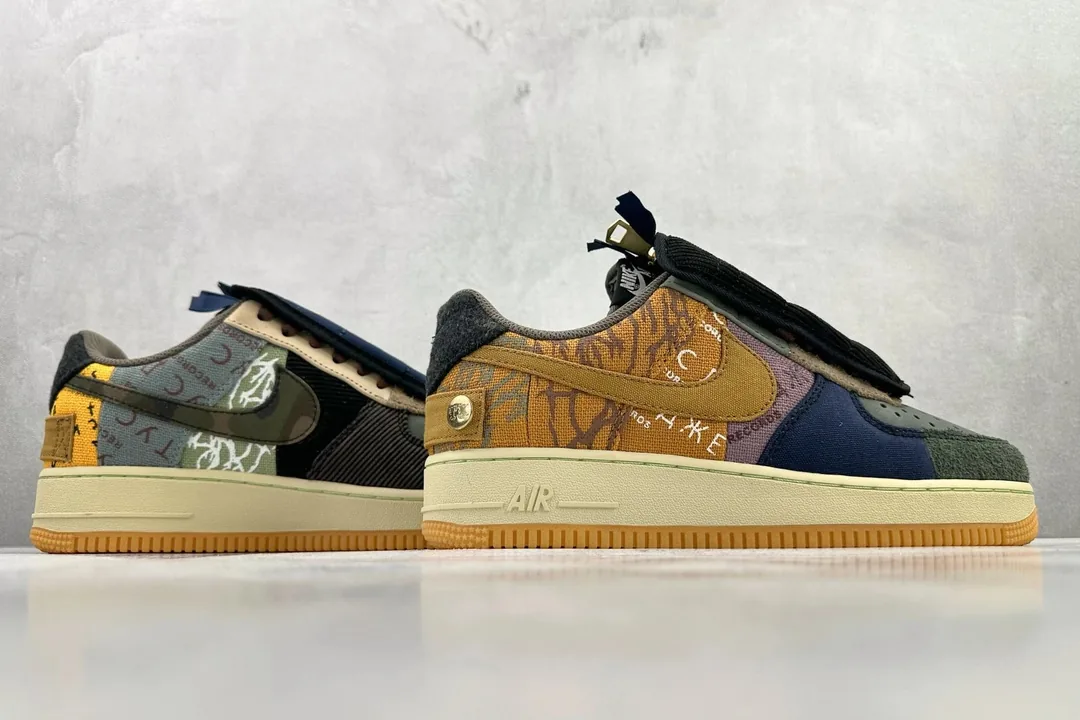 Travis Scott X Air Jordan 1 Cactus Jack Yellow — photo 6