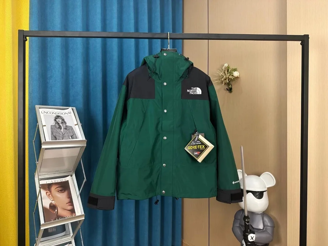 The North Face Gore-Tex Windbreaker — Photo 15