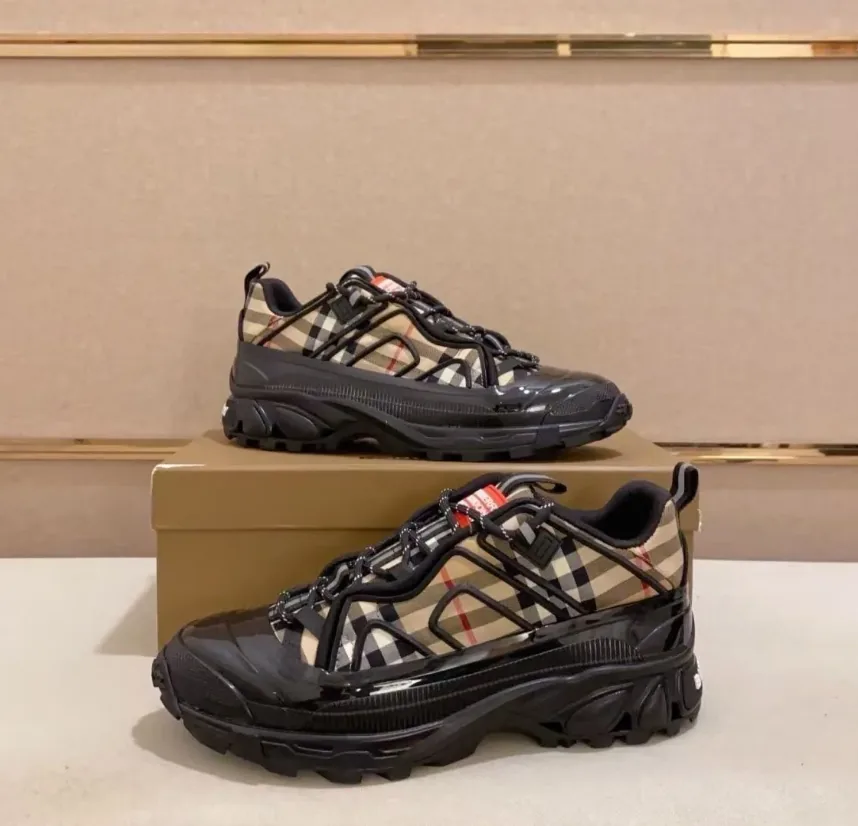 Burberry Arthur Sneakers — photo 3