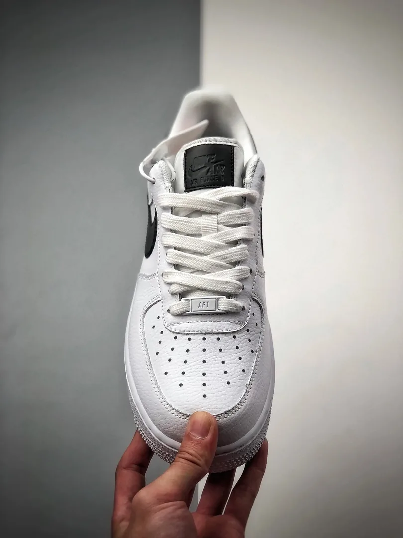 White Black Air Jordan 1 Low — Photo 2