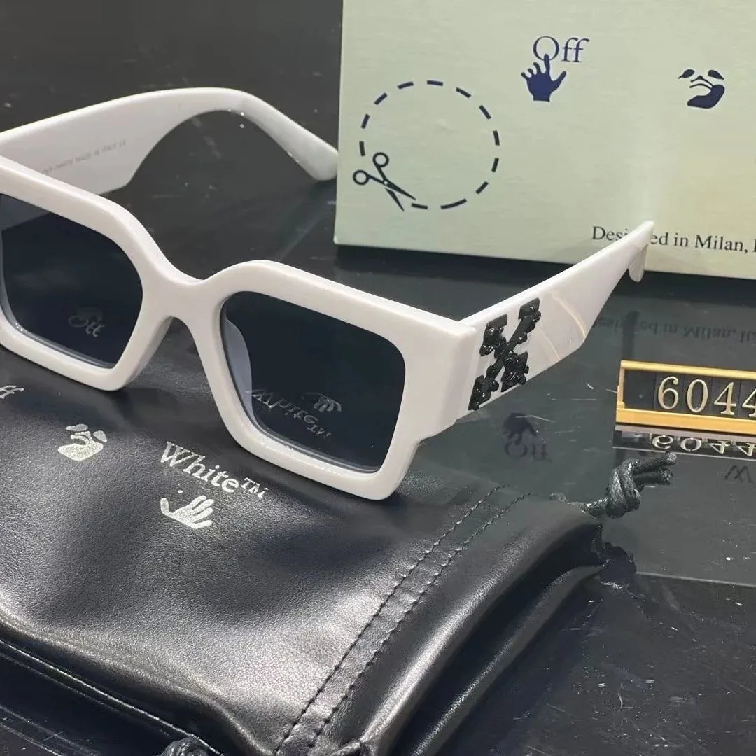 Thick Square Frame Sunglasses — Photo 12