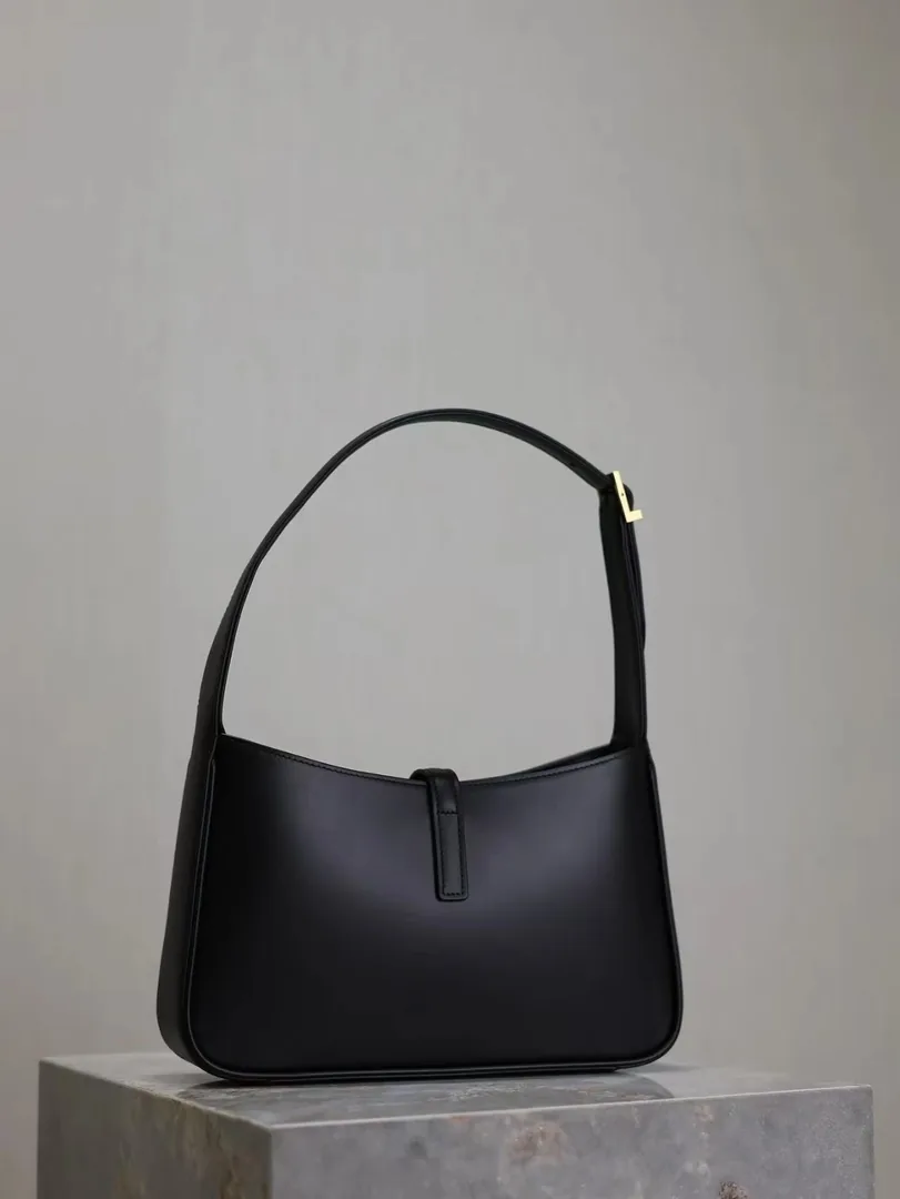 Saint Laurent Leather Shoulder Bag — photo 8
