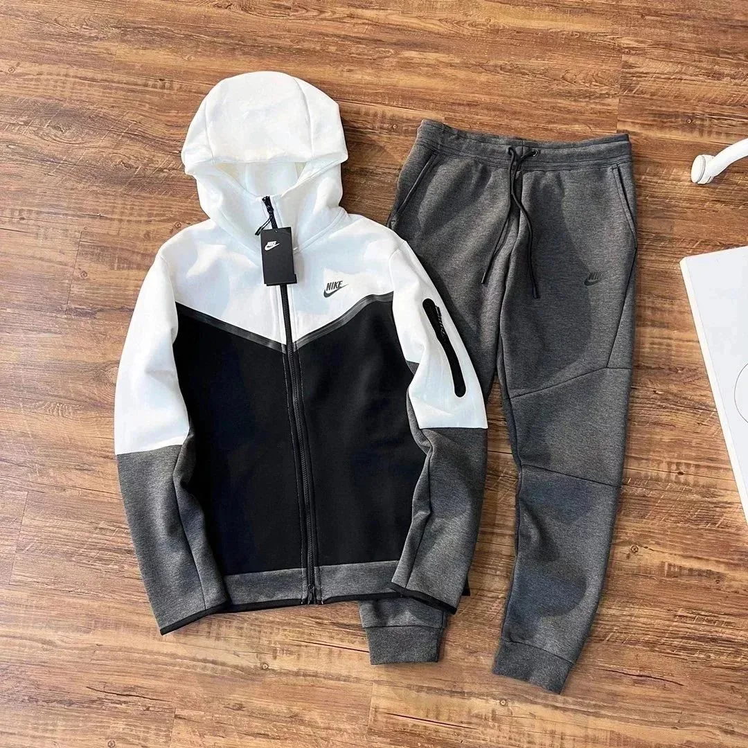 Nike Tech Fleece Set — QC