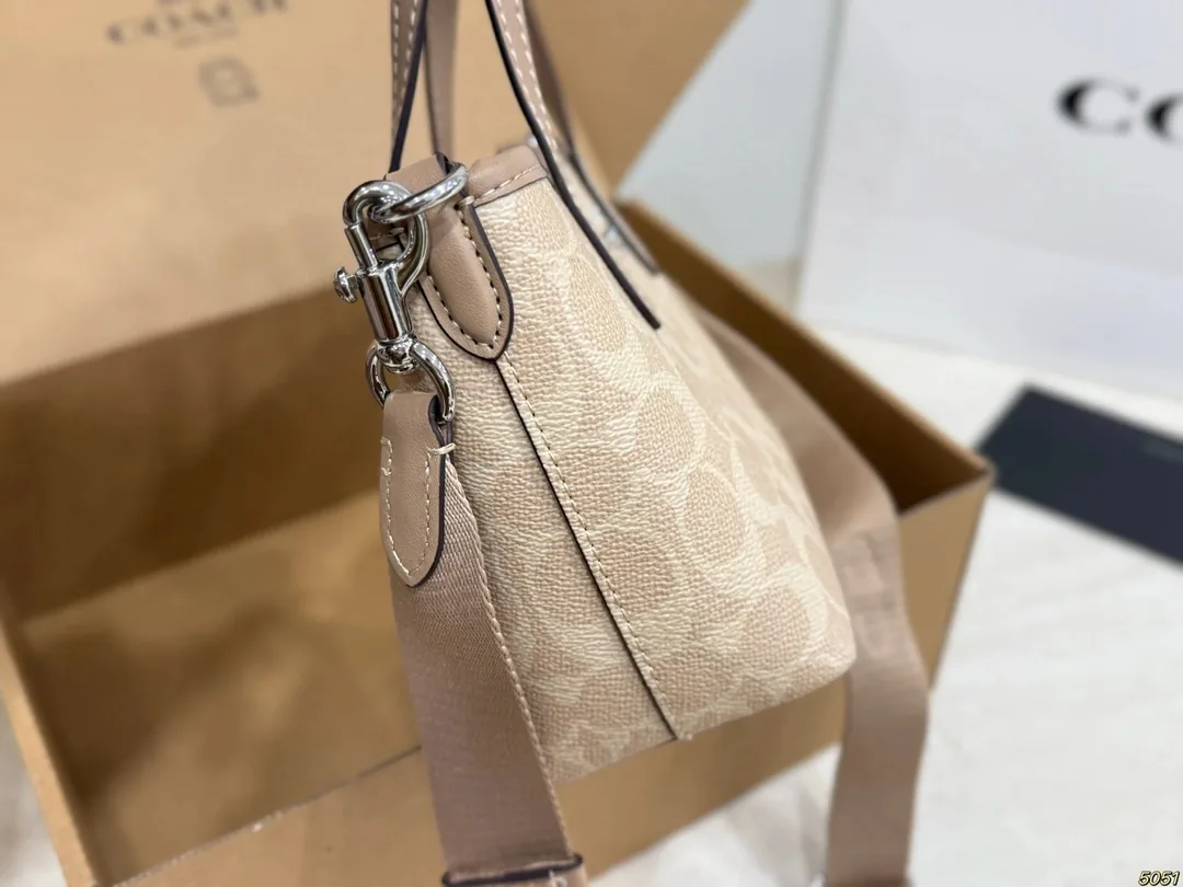 Coach Basket Bag — photo 12