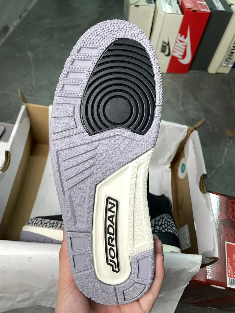 Air Jordan 3 Off Noir — photo 11