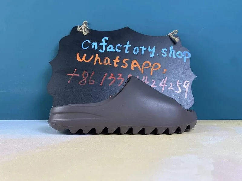 Adidas Yeezy Slide Soot