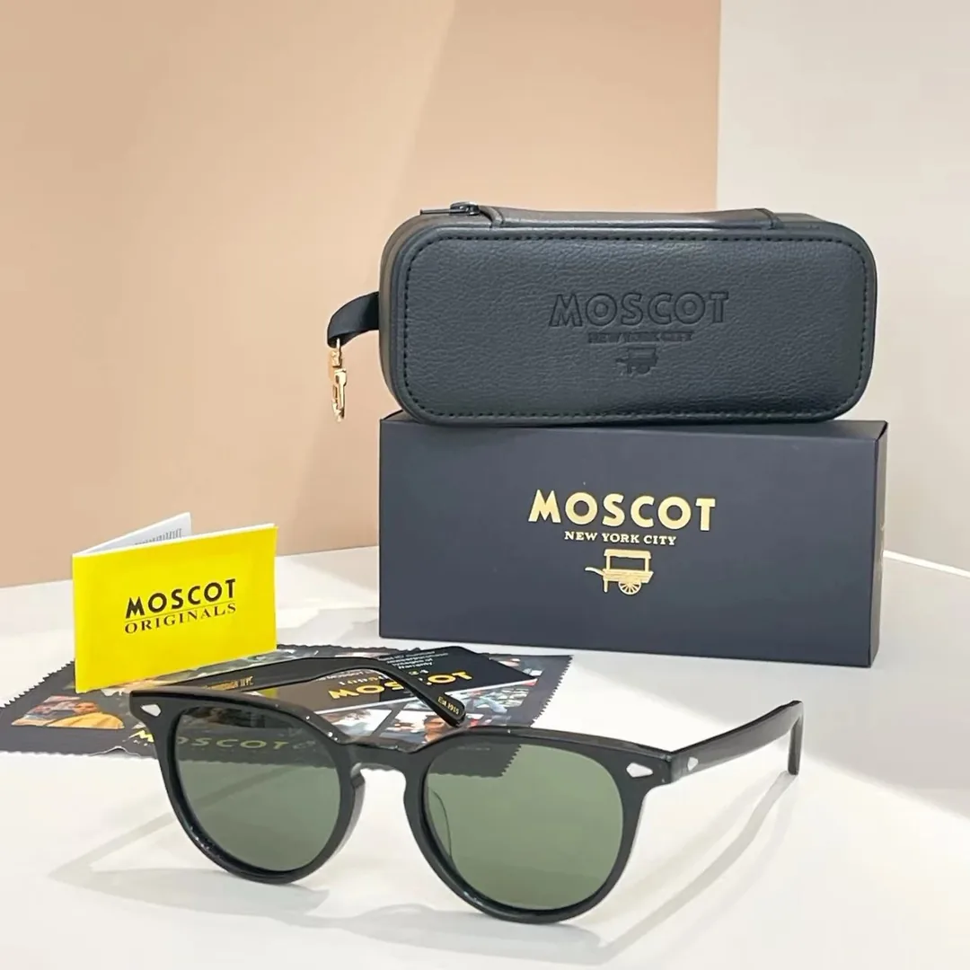 Moschino Accessory — Photo 14