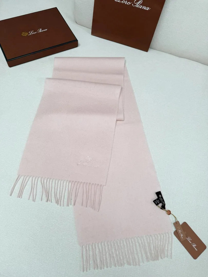 Loro Piana Ripple Cashmere Scarf — Photo 15