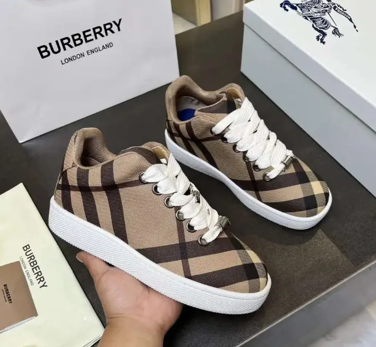 Burberry Vintage Check Sneaker White Athletic Sneakers — Photo 10