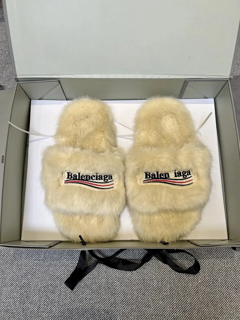 Bottega Veneta Fuzzy Slides — photo 5