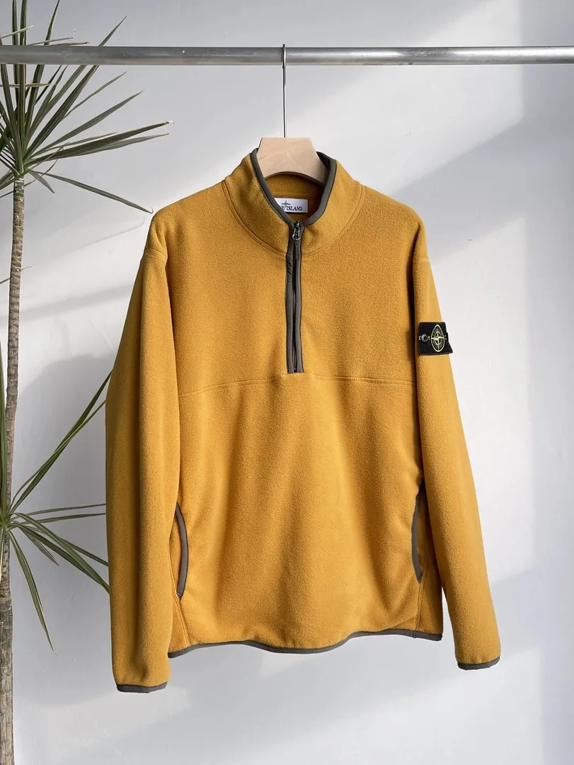 Simple Sweatshirt — Photo 10