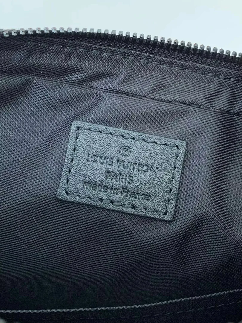 Louis Vuitton Trio Messenger Bag — photo 12