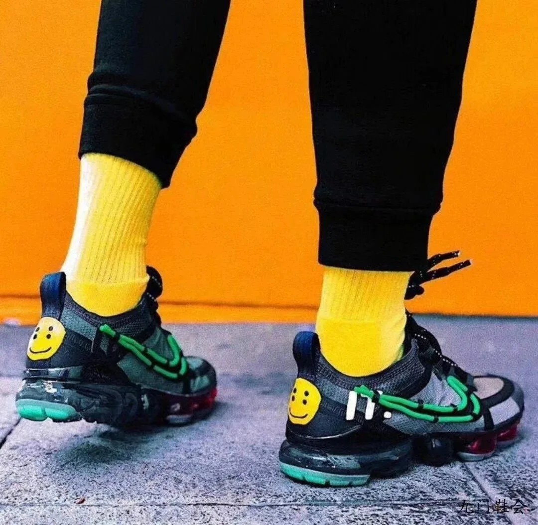Nike Air VaporMax 2019 CPFM Smiley — Photo 2