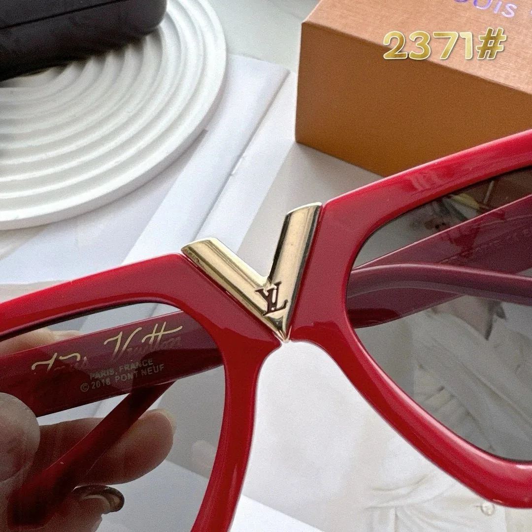 Accessory — Photo 15