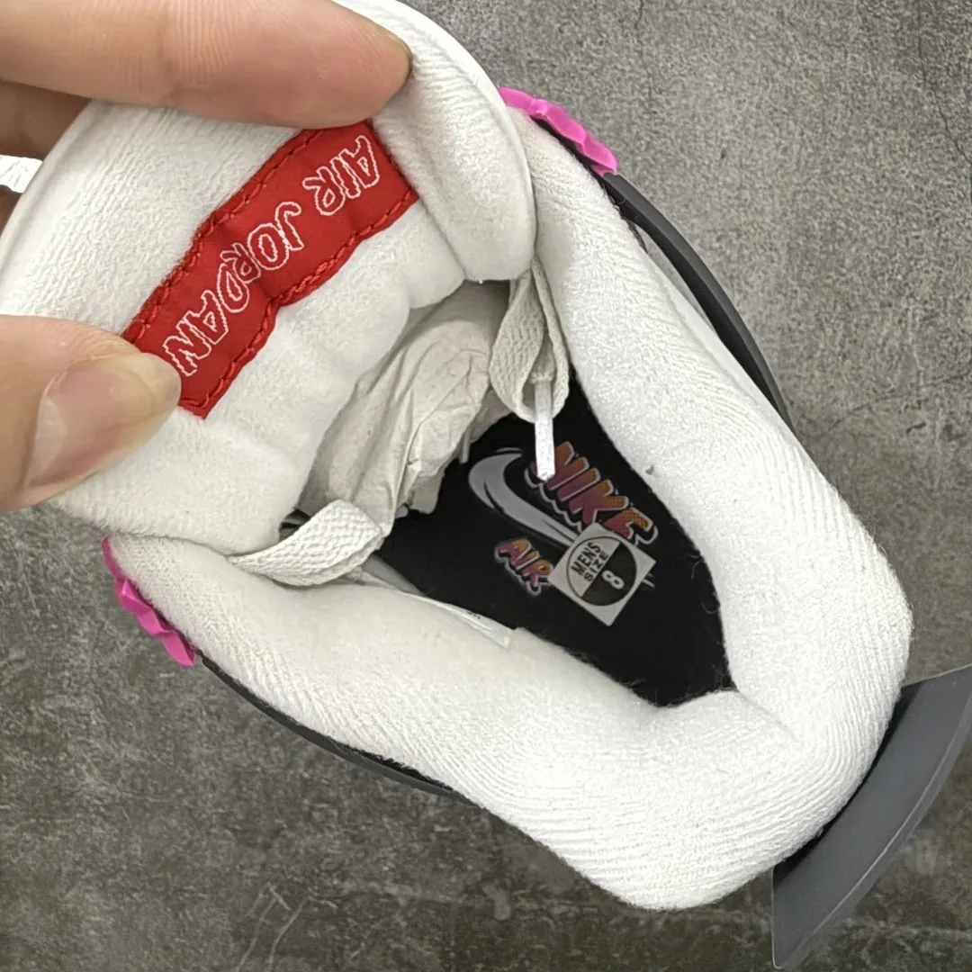 Air Jordan 4 Comic White Black — Photo 14