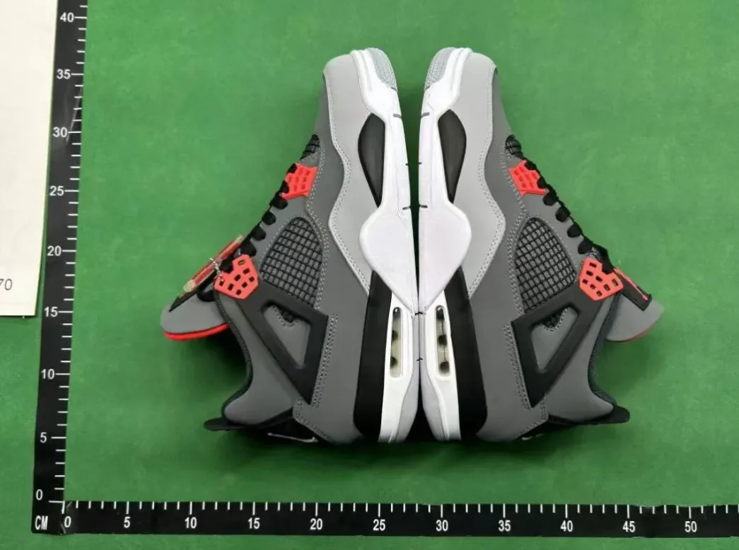 Air Jordan 4 Black Red — Photo 14