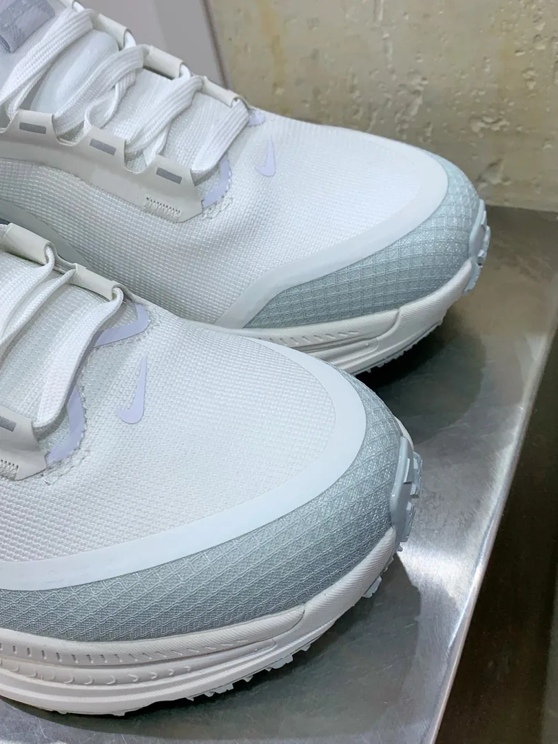 Nike Vomero 18 Zoom — photo 9