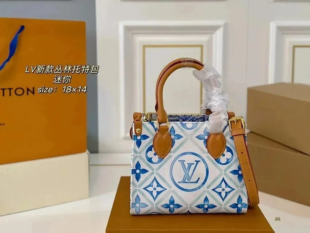 Tote Bag — Photo 3