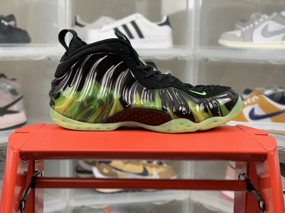 Nike Air Foamposite One — photo 11