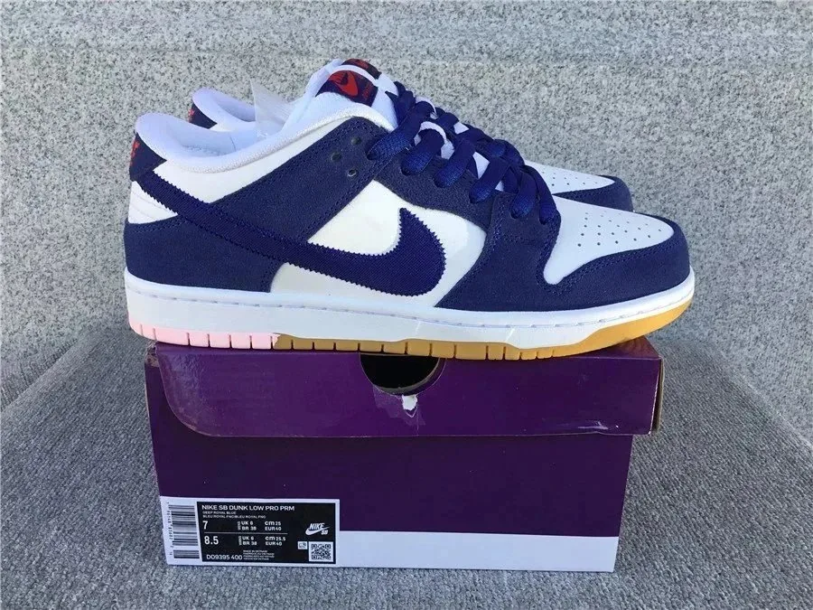 Nike SB Dunk Low Sneakers — Photo 7