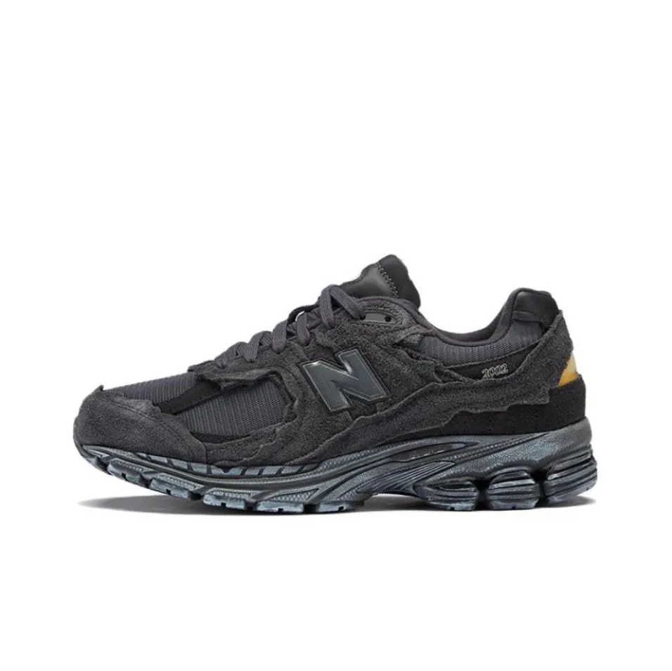 New Balance 2002 Sneakers — QC