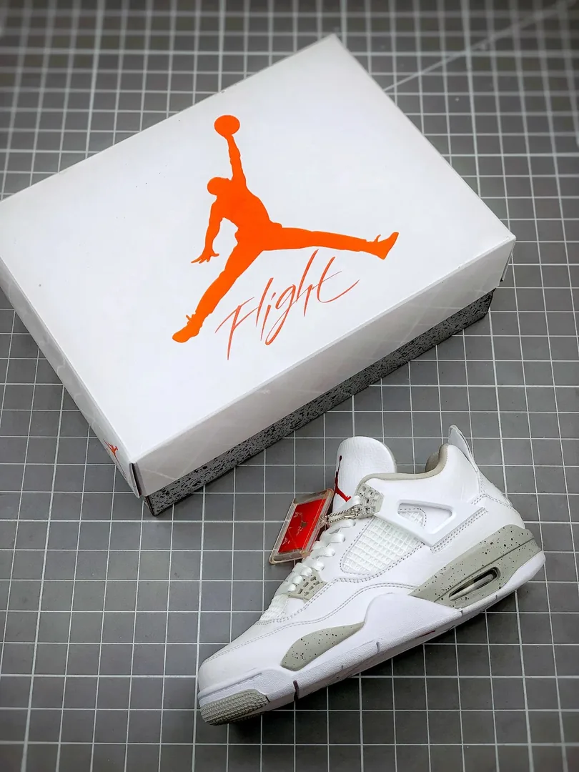 Air Jordan 4 Metallic Pack — Photo 7