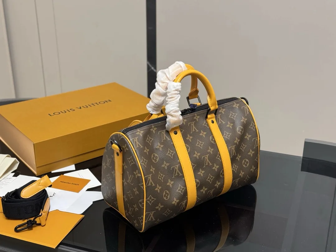 Louis Vuitton Keepall 35 Duffle Bag — Photo 15