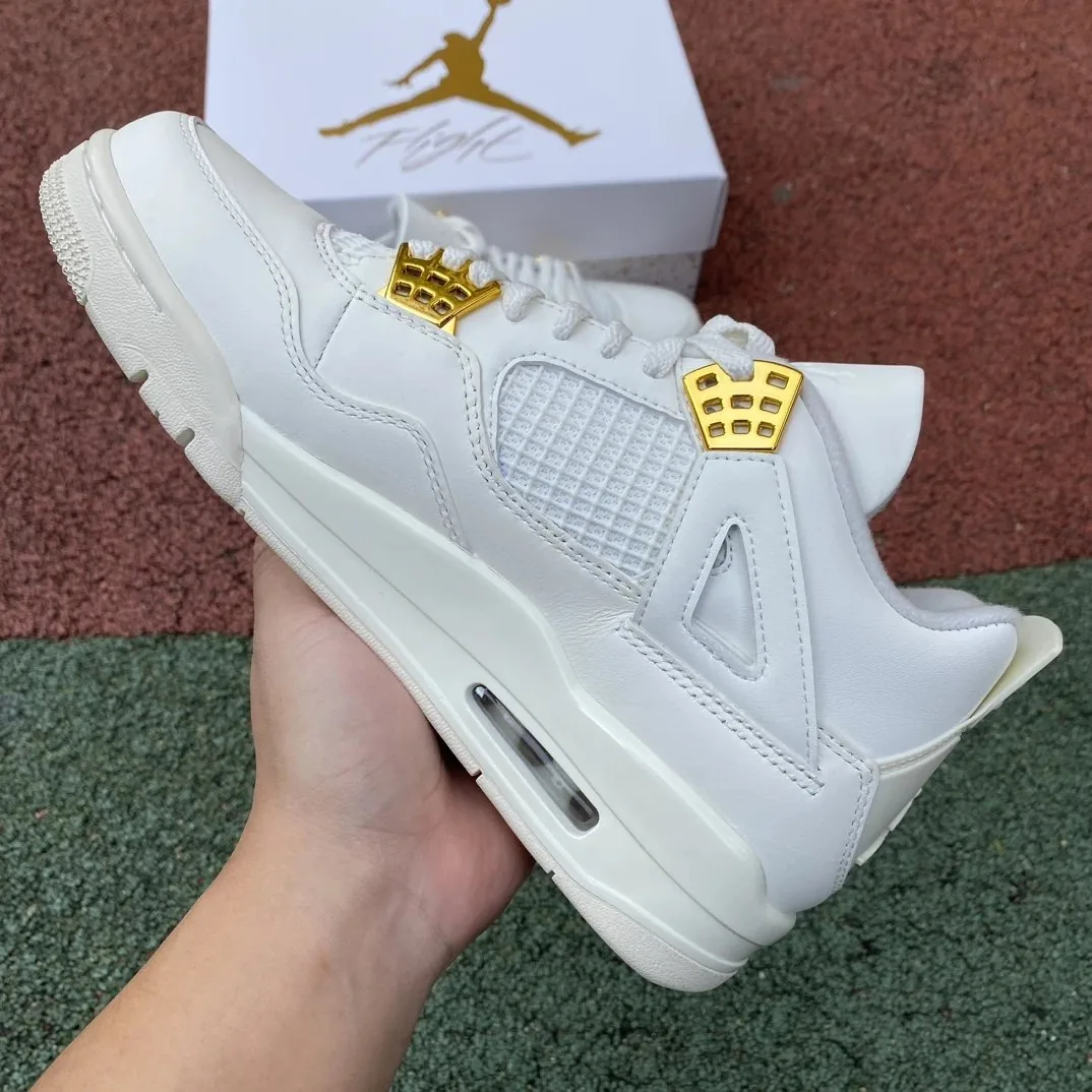 Air Jordan 4 Metallic Gold — Photo 3