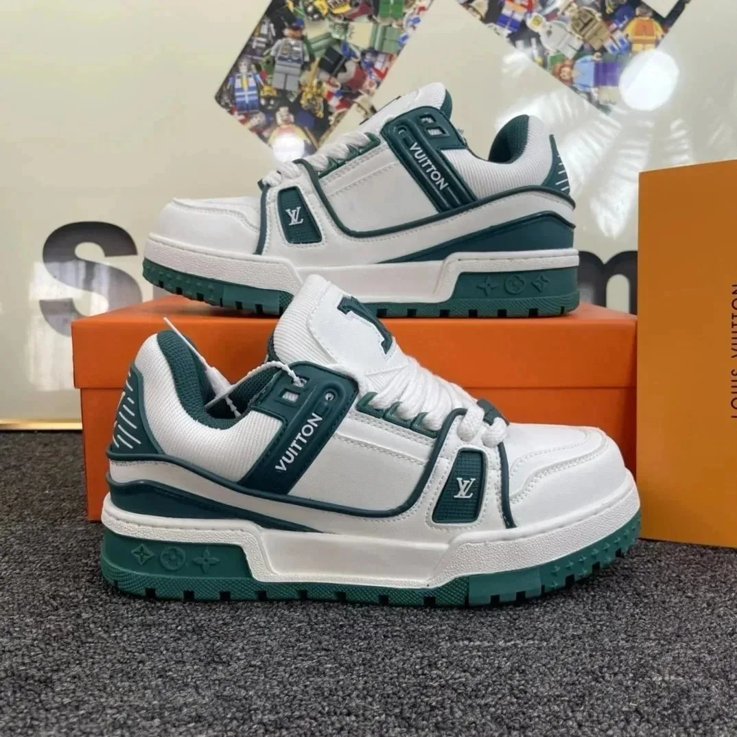 Louis Vuitton LV Trainer White Lace-Up Sneakers — Photo 3