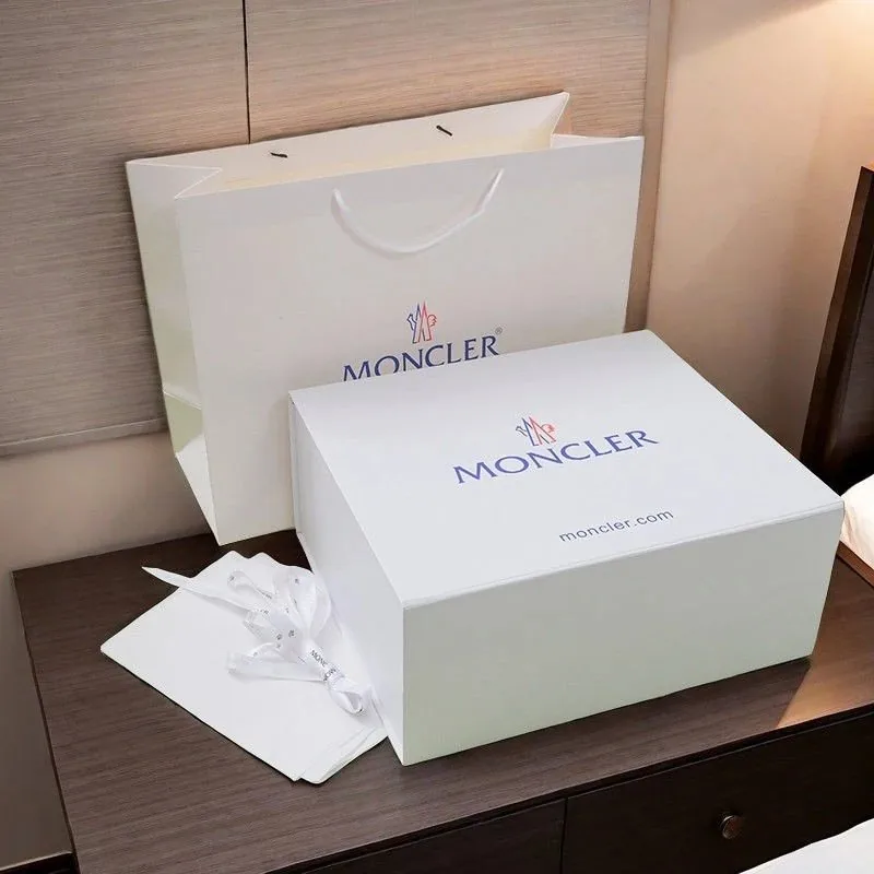 Down Jacket Gift Box Packaging — Photo 7