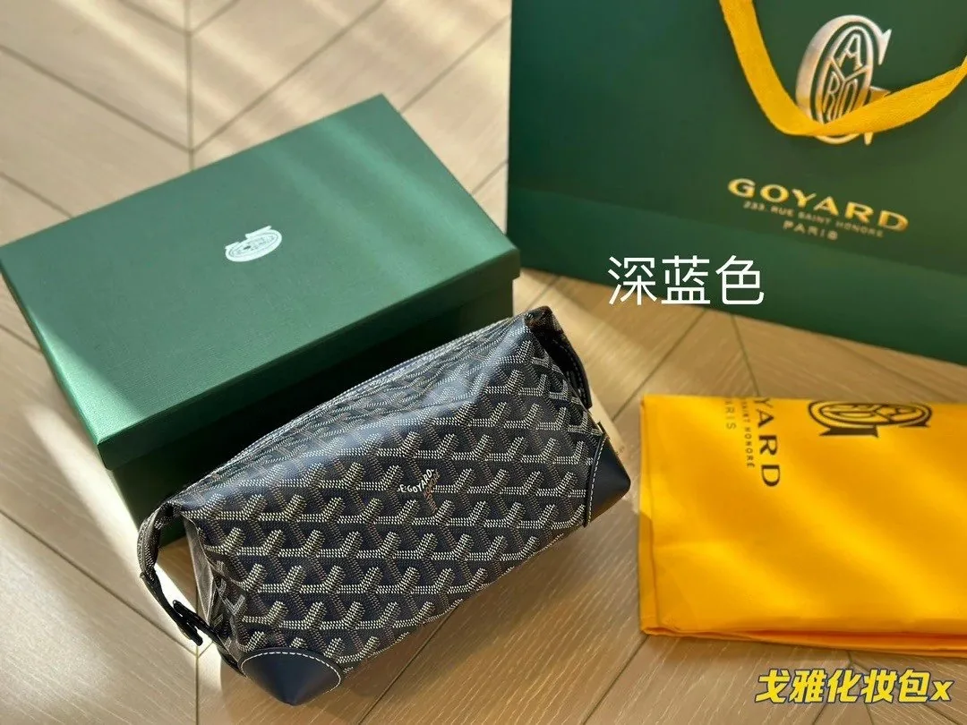 Goyard Boeing Toiletry Bag — Photo 10