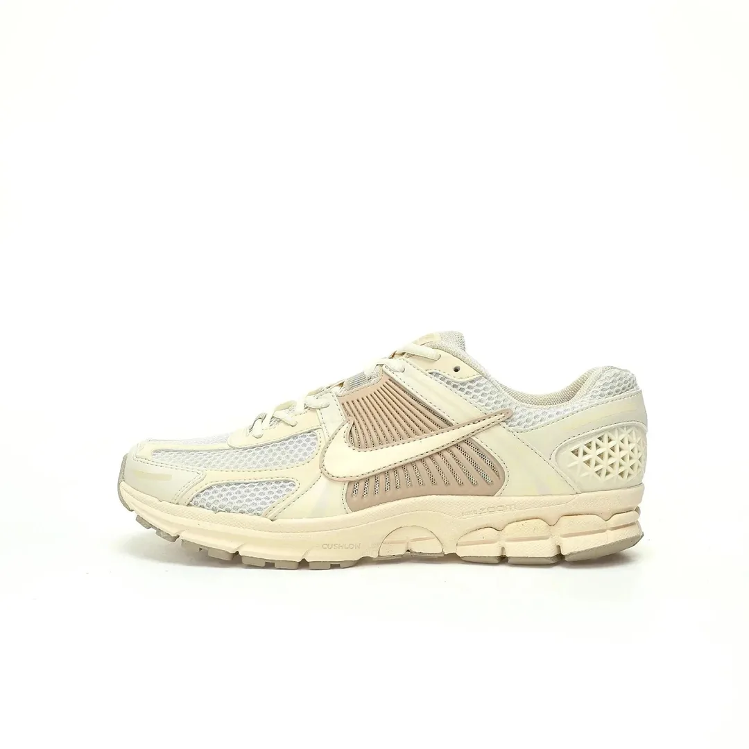 Nike Zoom Vomero 5 Grey Lace-Up Trainers — QC