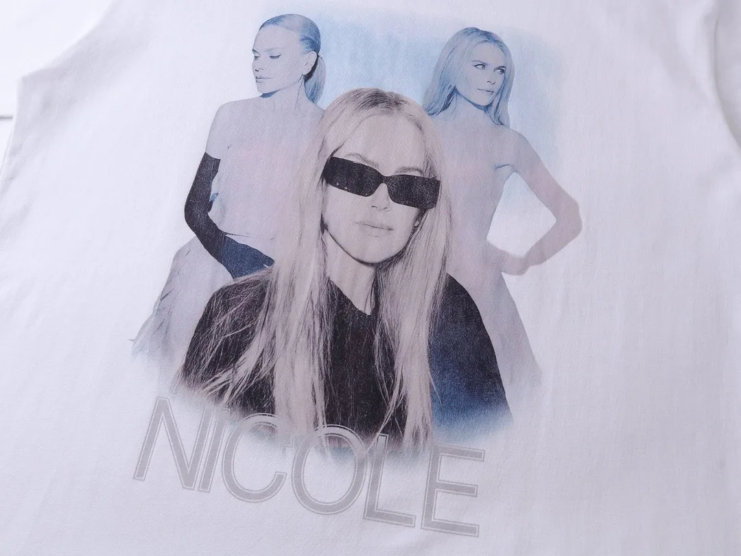 Cotton Portrait Graphic T-Shirt — Photo 13