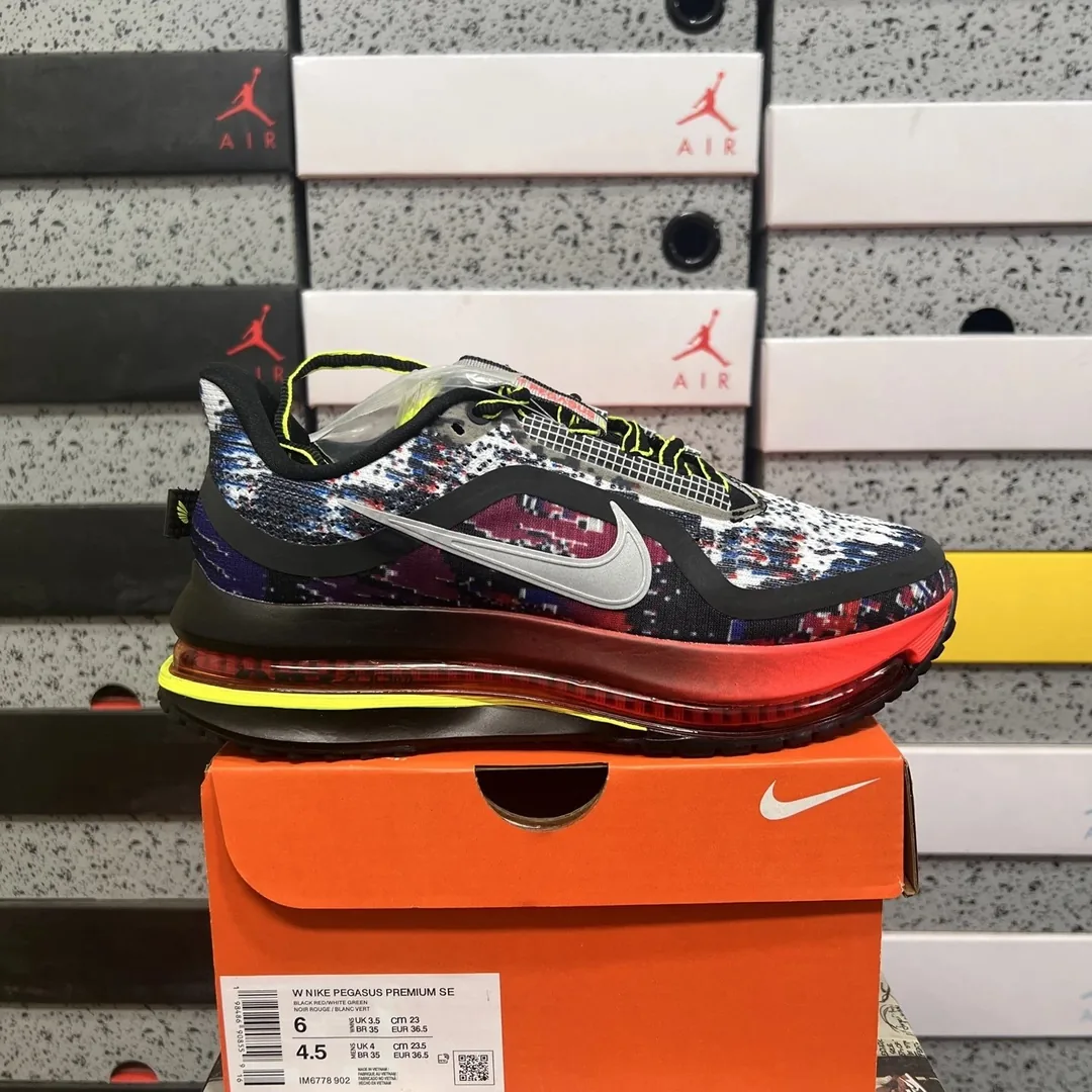 Nike Pegasus Premium Running Shoes — photo 10