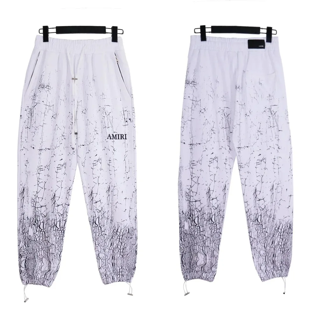 Sweatpants — Photo 13