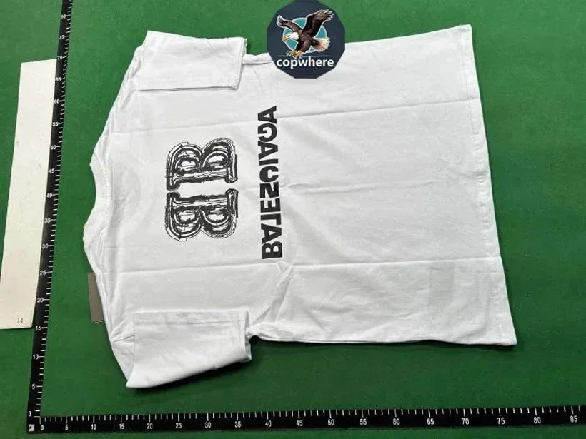 Balenciaga T-Shirt — Photo 4