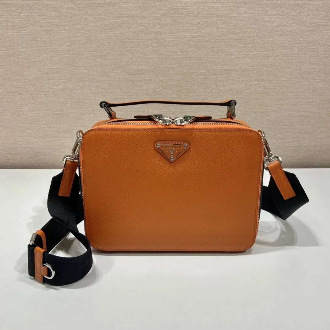 Prada Leather Bag — photo 10