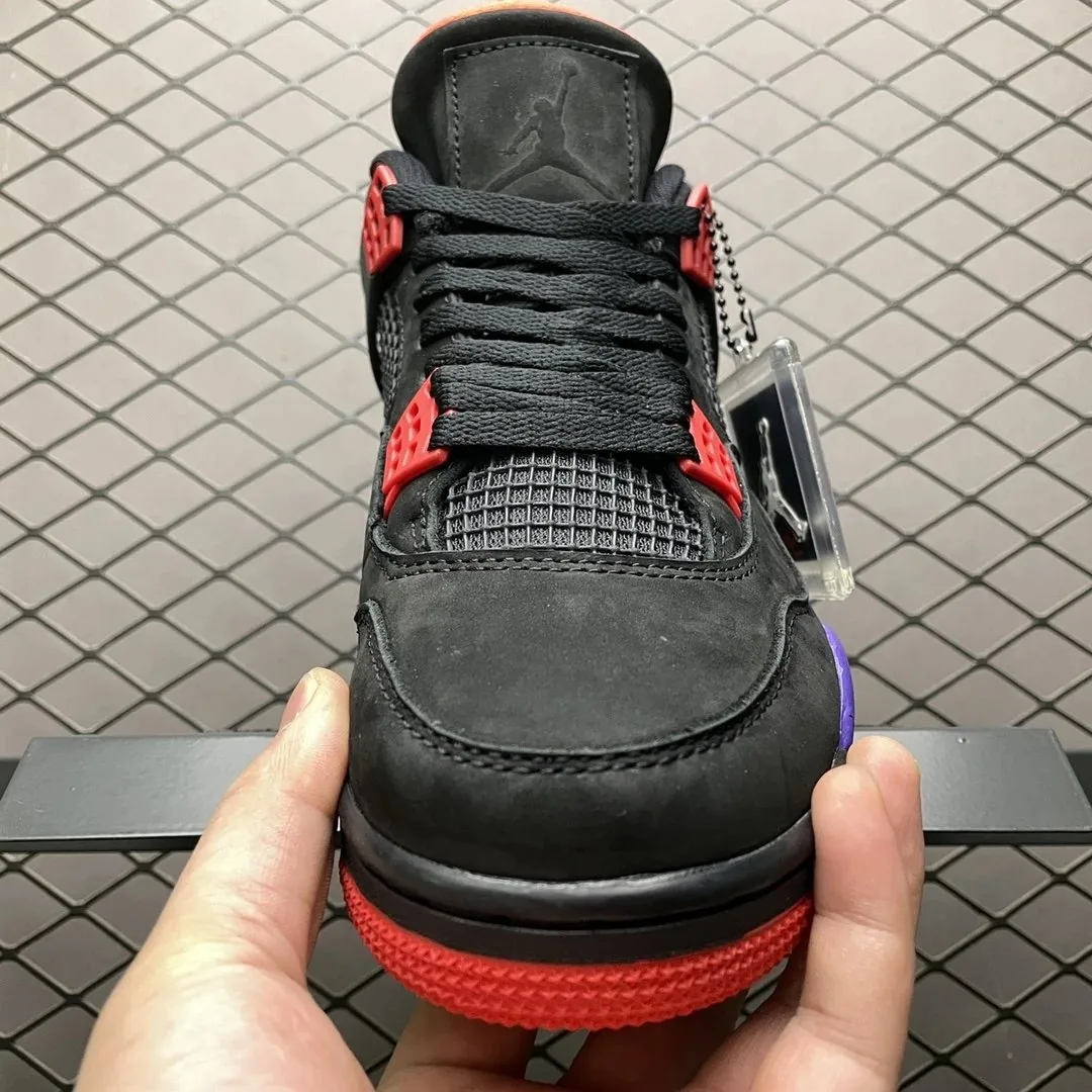 Air Jordan 4 Raptors — Photo 9