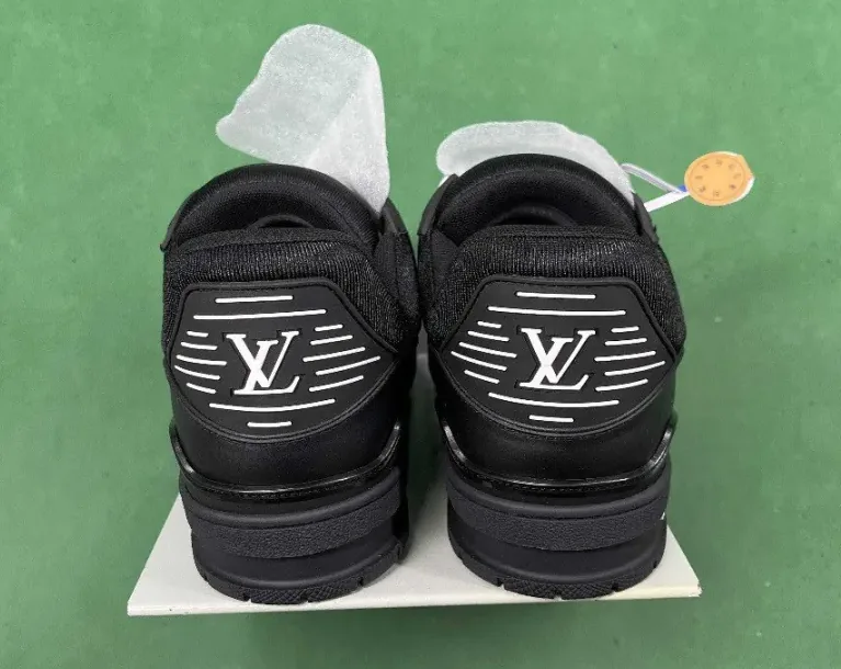 Louis Vuitton LV Trainer Grey Embossed Monogram Trainers — Photo 14