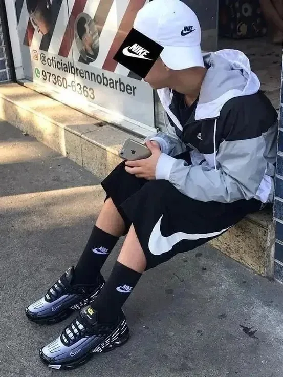 Nike Air Max Plus 3 Runners — Photo 2