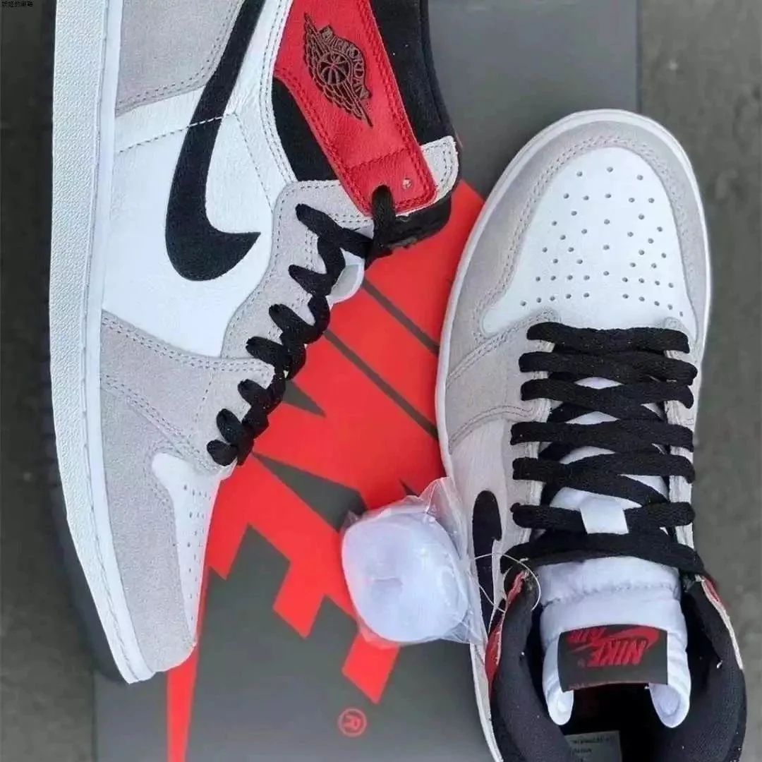 Air Jordan 1 High Smoke Grey — Photo 2