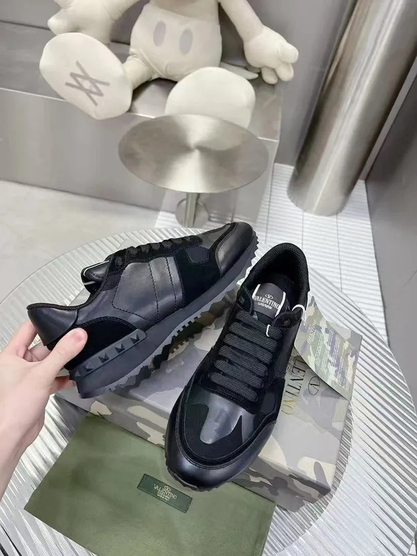 Valentino Rockrunner Black Sneakers — Photo 8