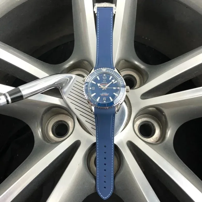 Rolex Rose Gold Blue Dial Rubber Strap Watch — Photo 2