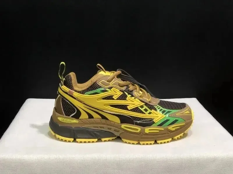 Balenciaga Runner Lace-Up Trainers — Photo 15