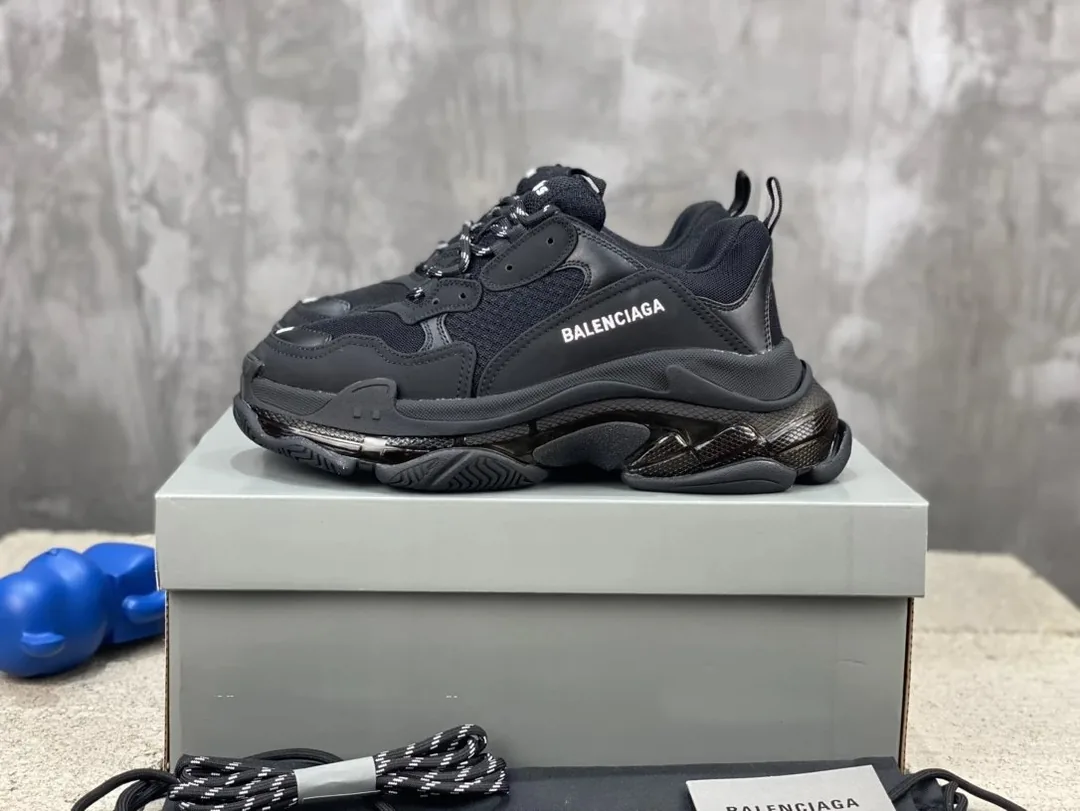 Balenciaga Triple S Black