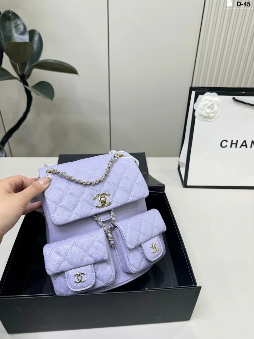 Chanel Leather Crossbody Bag — photo 5