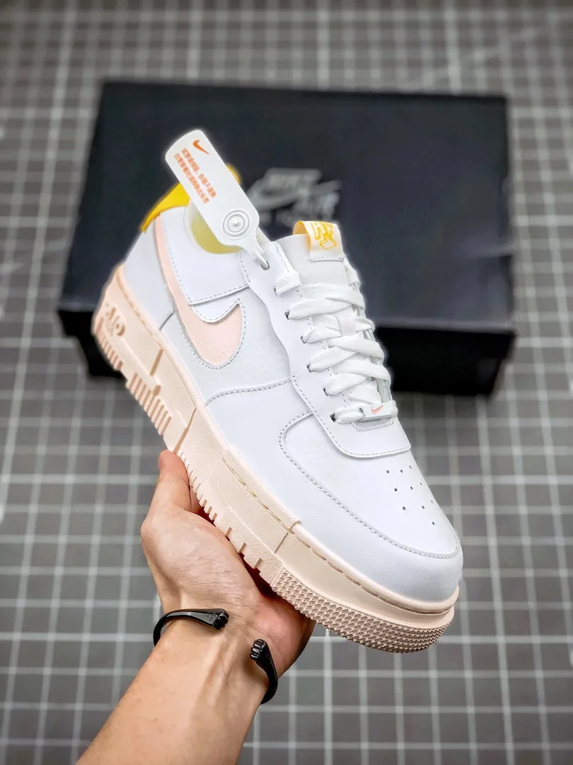 Nike Air Force 1 Pixel