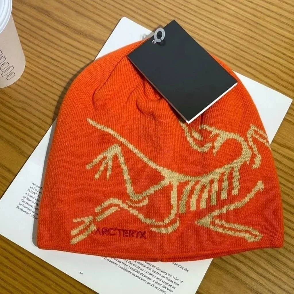 Bird Head Jacquard Knit Beanie — Photo 9