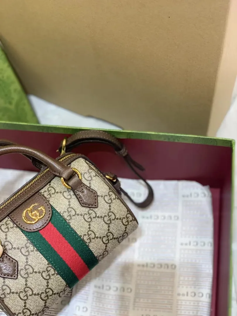 Gucci Original Leather Bag — Photo 7